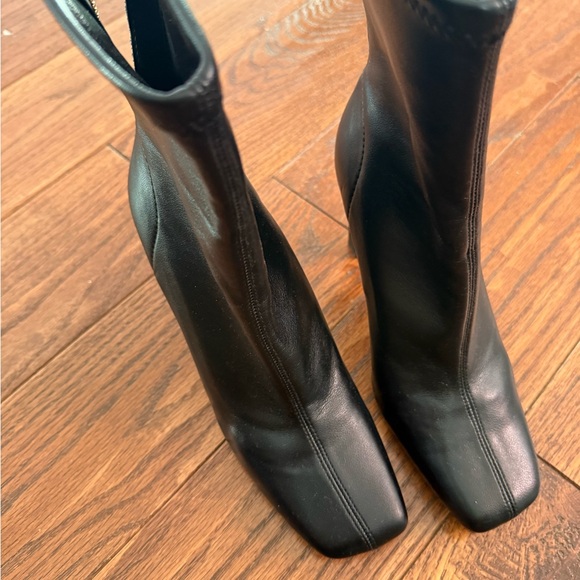 Steve Madden Black Leather High Heel Ankle Booties - Picture 3 of 7